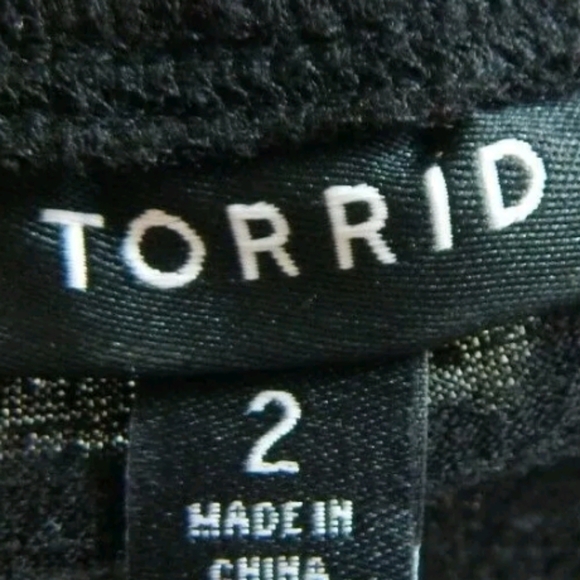 Torrid Black Off Shoulder Button Front Crop - Picture 4 of 4